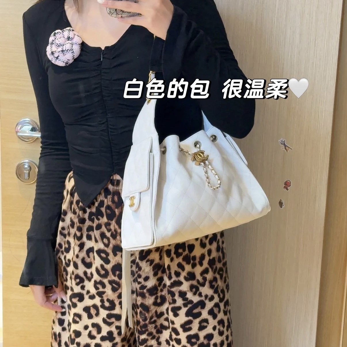 샤넬 25백 스몰 숄더백 캐비어