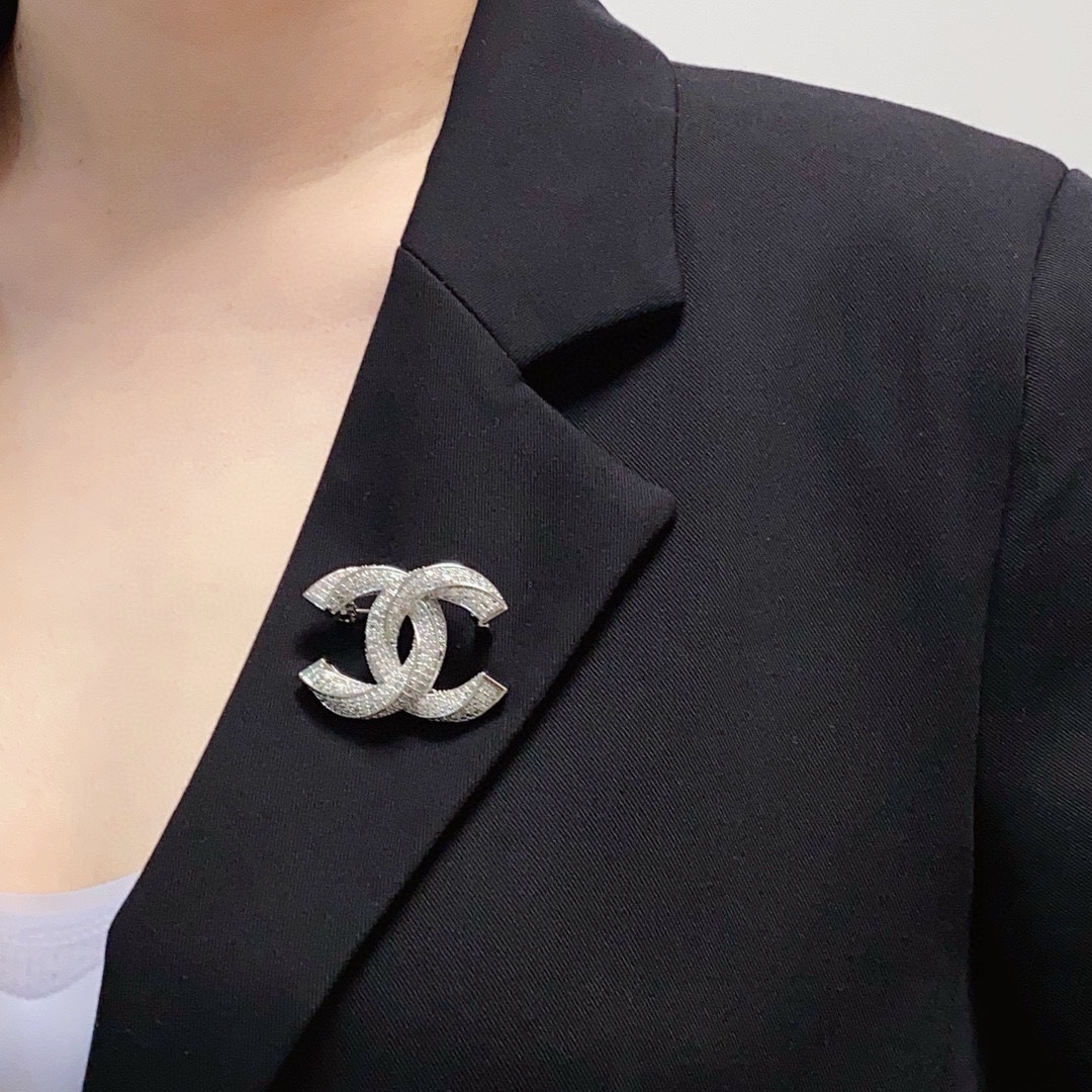 샤넬 브로치