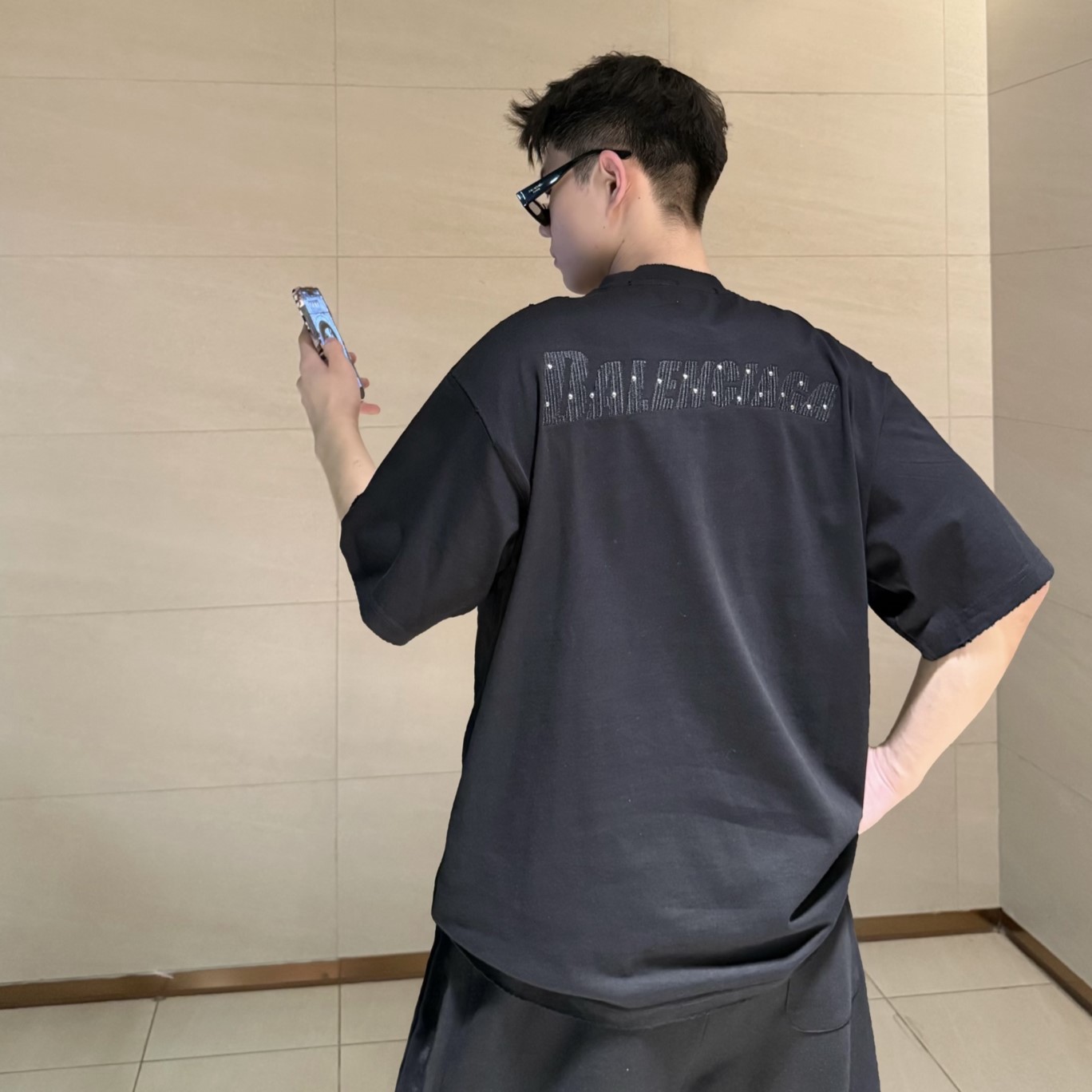 발렌시아가 남성 반팔티 2가지 색상