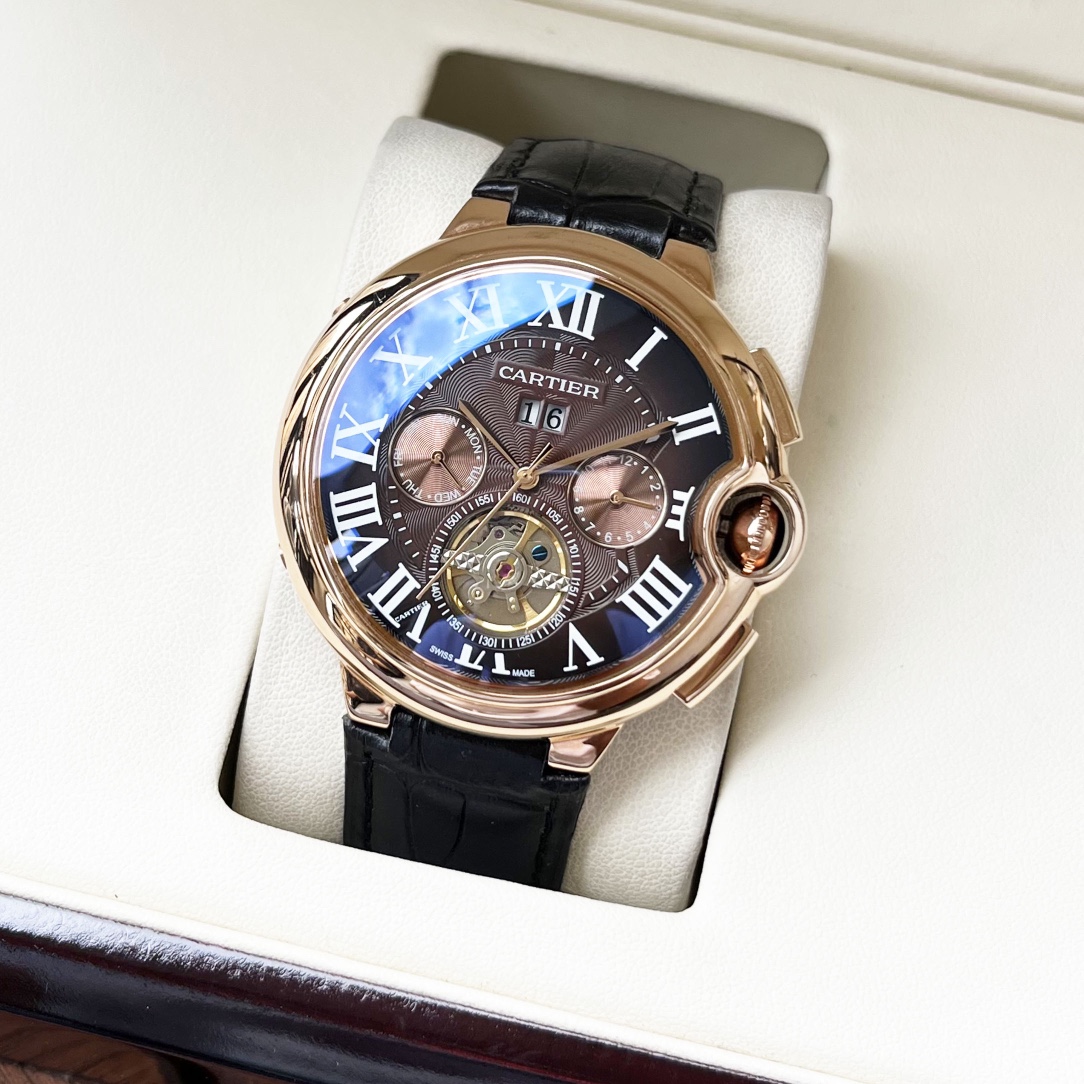 까르띠에 발롱블루(Cartier Ballon Bleu) 컬렉션 크로노그래프 가죽 시계