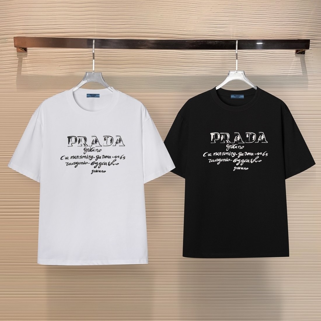 프라다 반팔티 2가지 색상