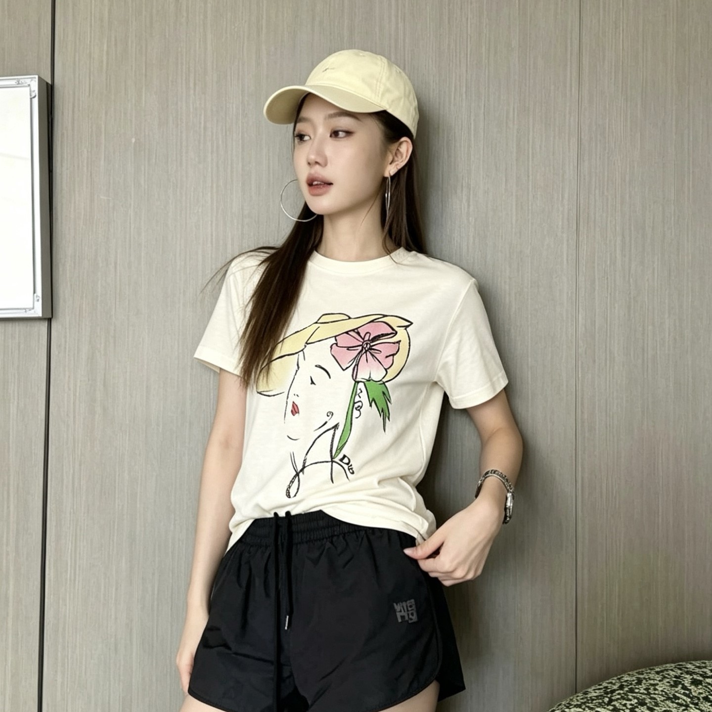 디올 여성 반팔티