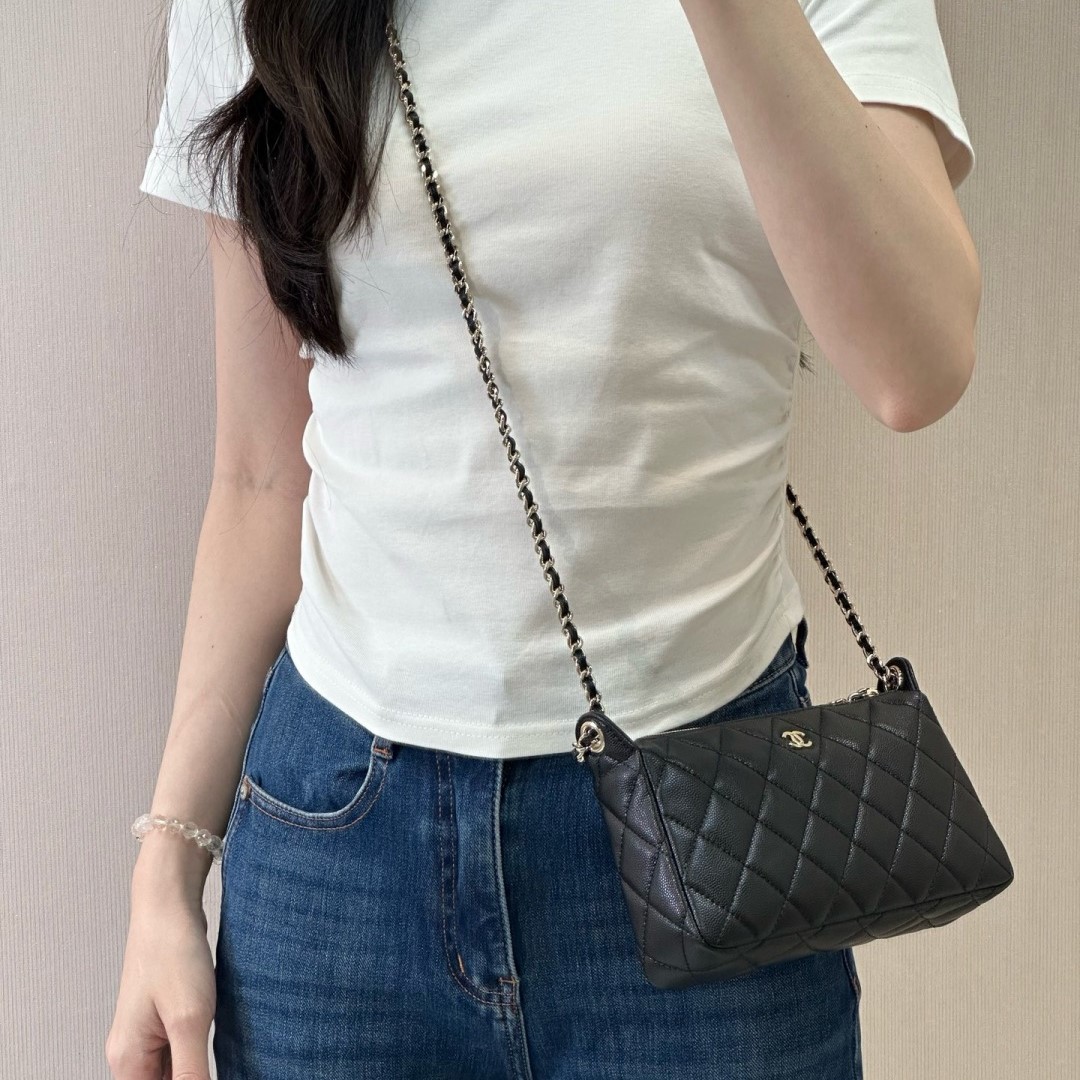 샤넬 체인 미니 캐비어 파우치 체인백 AP4704