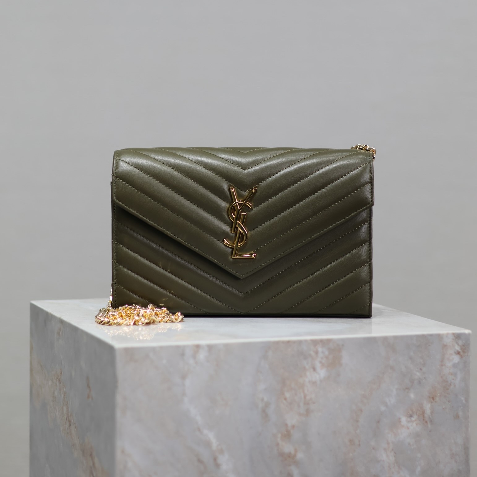 입생로랑 카산드라 엔벨로프 체인 월렛 크로스백