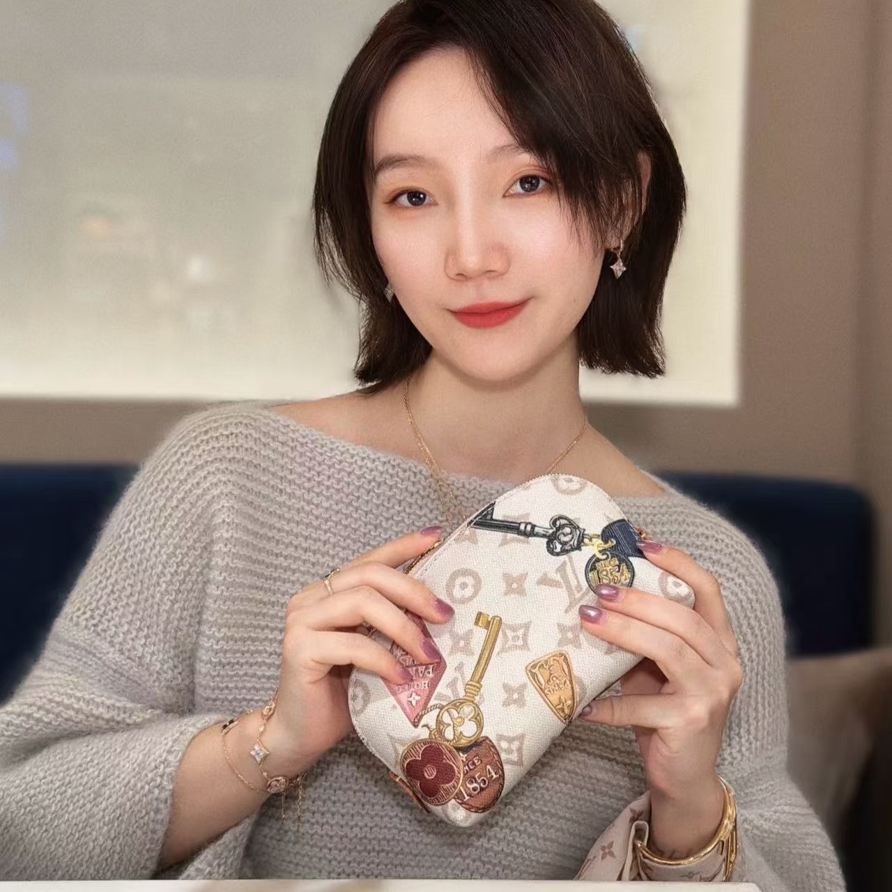 루이비통의 포쉐트 코스메티크 PM 모노그램 돔 파우치 클러치 M28956