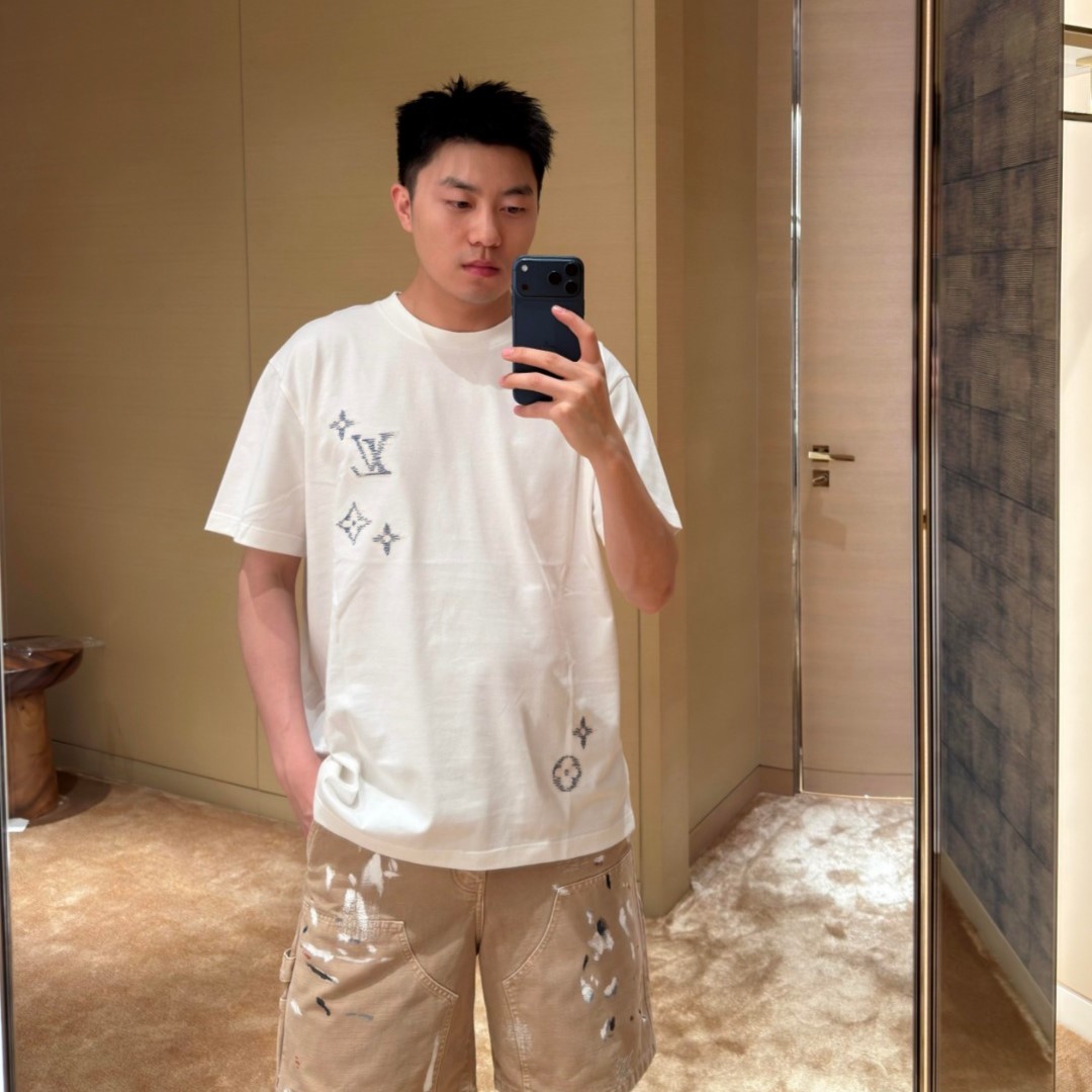 루이비통 반팔티 남녀공용 2가지 색상