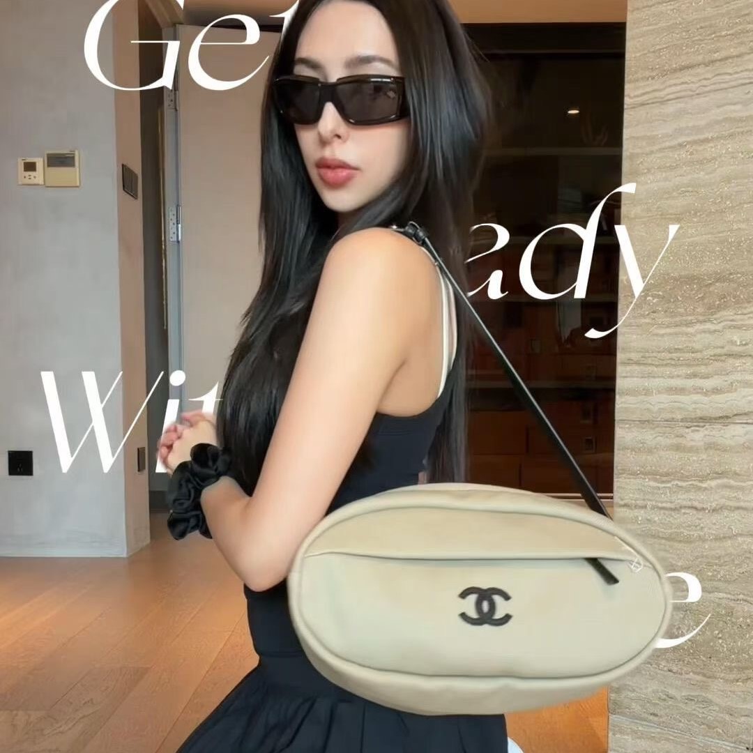샤넬 코코 비치 캔버스 오벌 스트랩 파우치 (최고급) AP5269