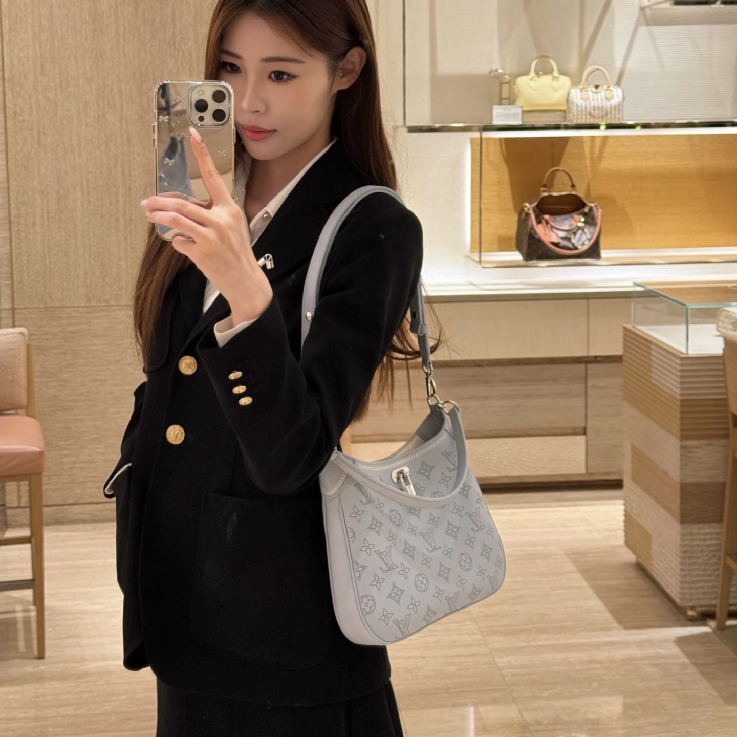 루이비통 올 어라운드 PM 마히나 숄더백 M28779