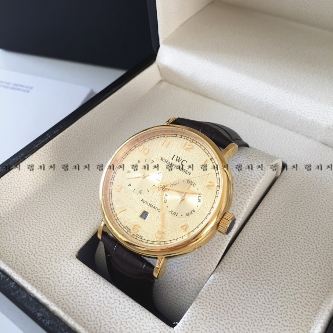 IWC 샤프하우젠 더블크로노 금장 가죽시계