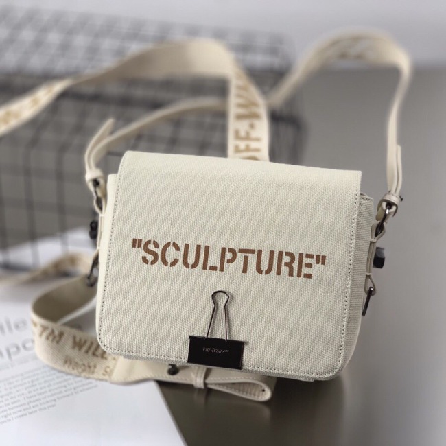 오프화이트 SCULPTURE 미니 아이보리 숄더백