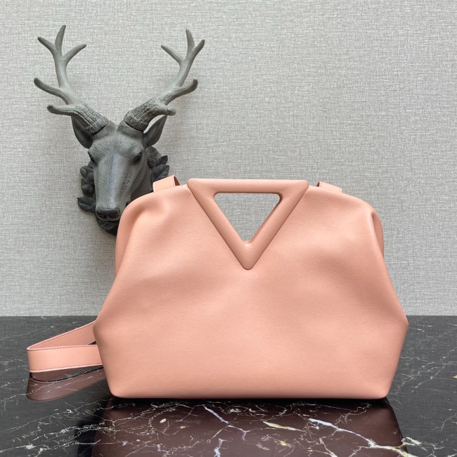 보테가 Point Nappa Bag