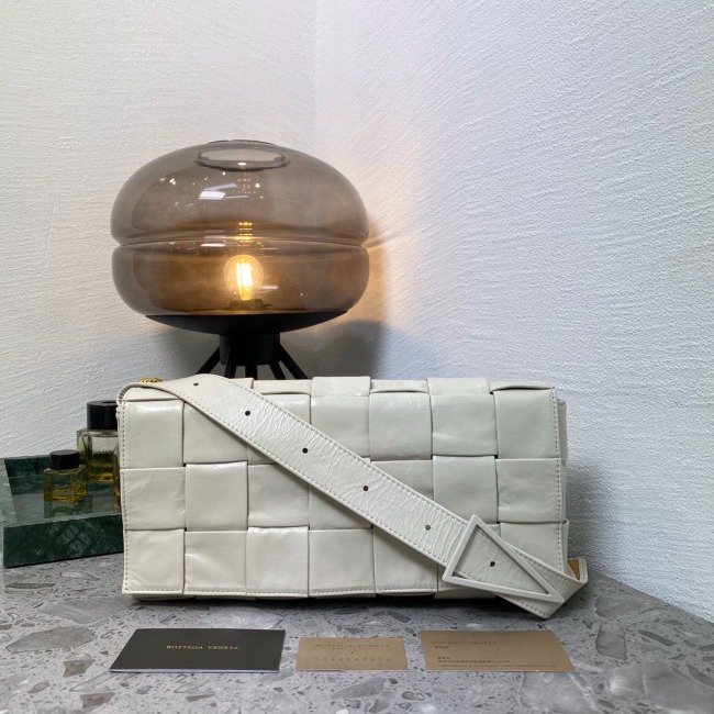 보테가 Cassette Bag