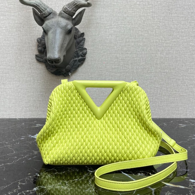 보테가 Triangle Bag