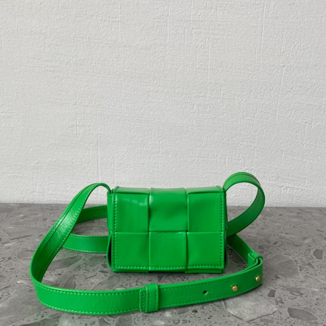 보테가 mini Cassette Bag