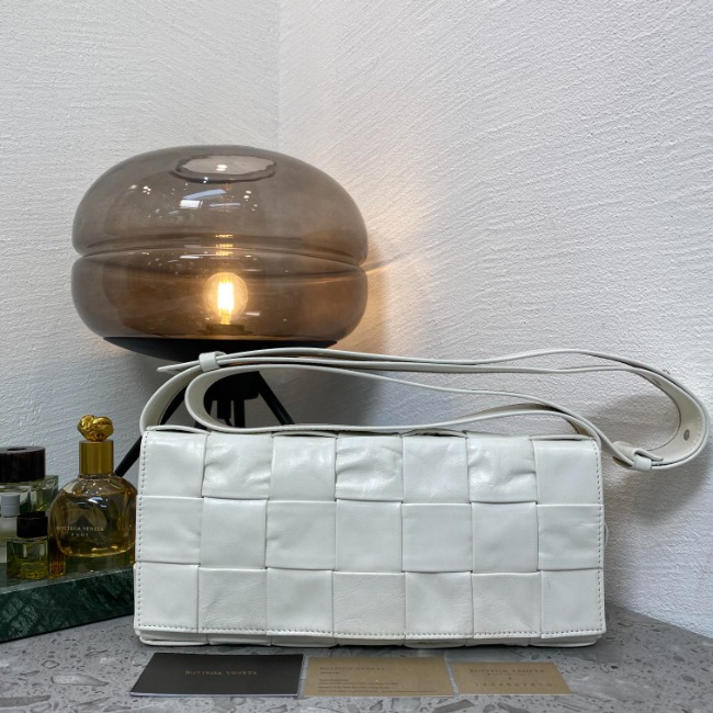 보테가 Cassette Bag