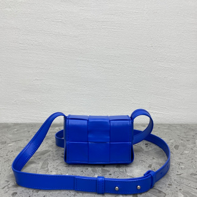 보테가 mini Cassette Bag