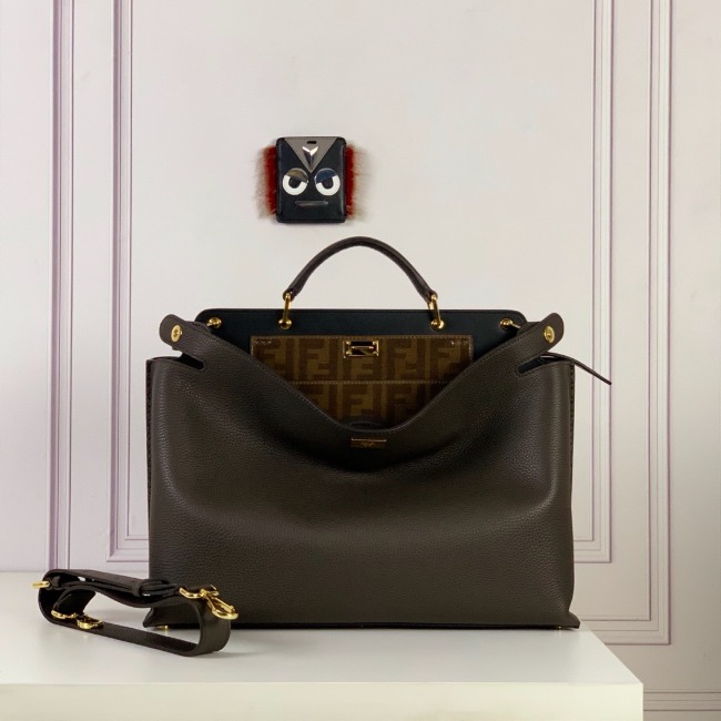 펜디 PEEKABOO ICONIC ESSENTIAL BAG