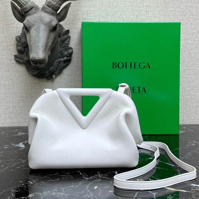 보테가 Triangle Bag