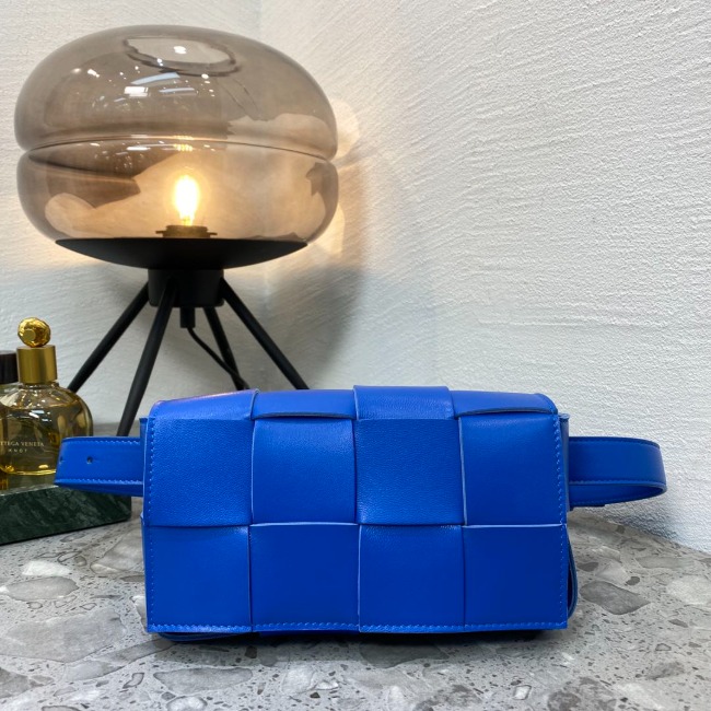 보테가 Cassette Bag