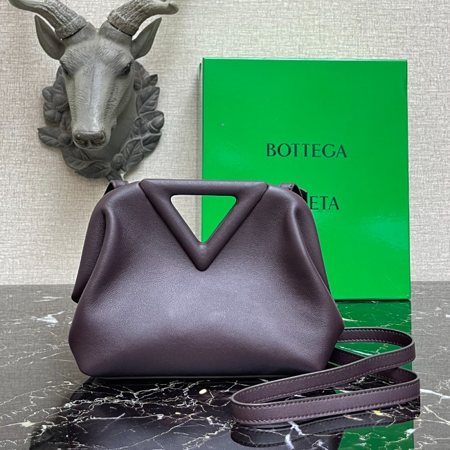 보테가 Triangle Bag