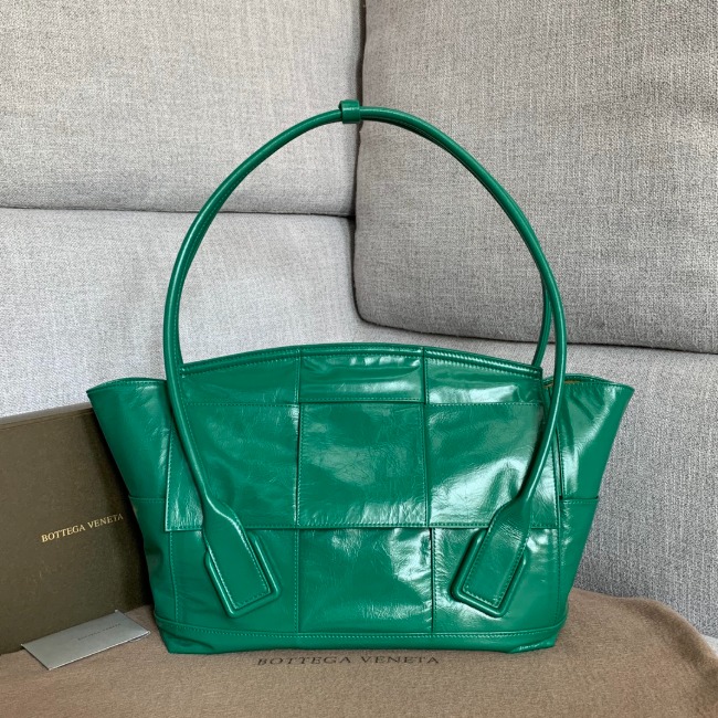 보테가 Arco Slouch Bag