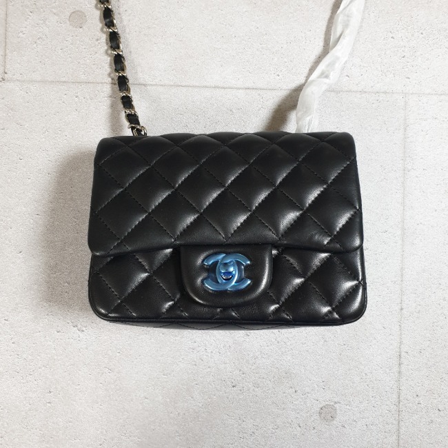 샤넬 쁘띠삭 램스킨 미니백
