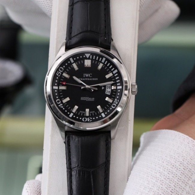 IWC 샤프하우젠 가죽시계
