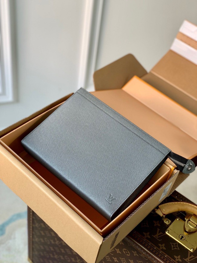 루이비통 POCHETTE VOYAGE M81556