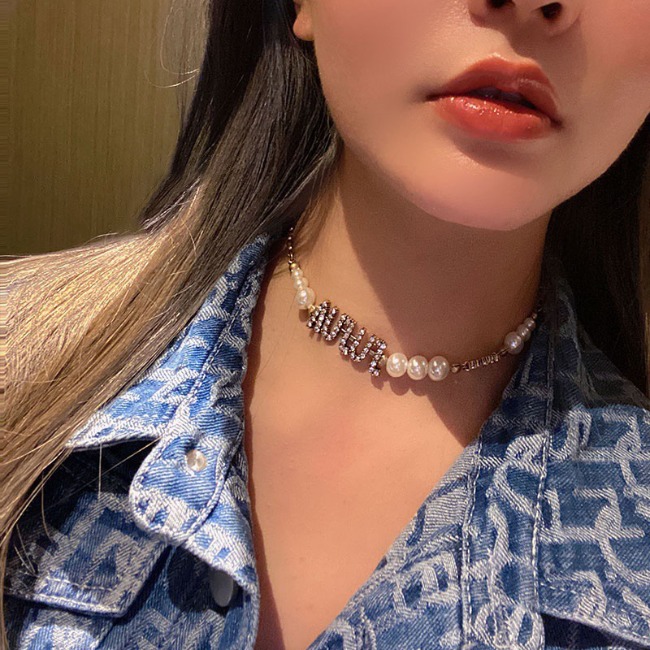 디올 목걸이