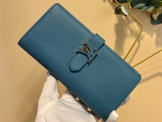 루이비통 LV 버티컬 월릿 M81330